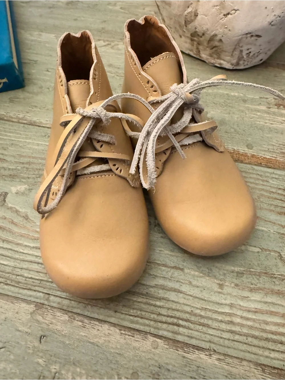 Adelisa & Co Primavera Tan Leather Ankle Boots with Suede Laces